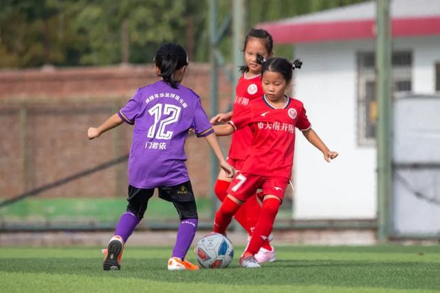 累坏了！杜兰特左小腿拉伤 至少伤停两周时间