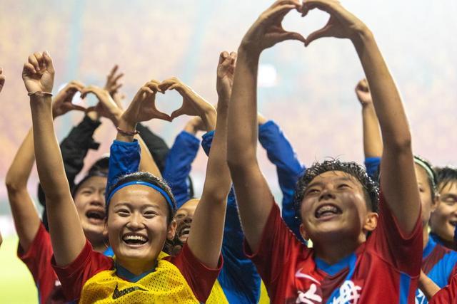 邮报：曼联有意大巴黎门德斯 曾随阿莫林联赛夺冠